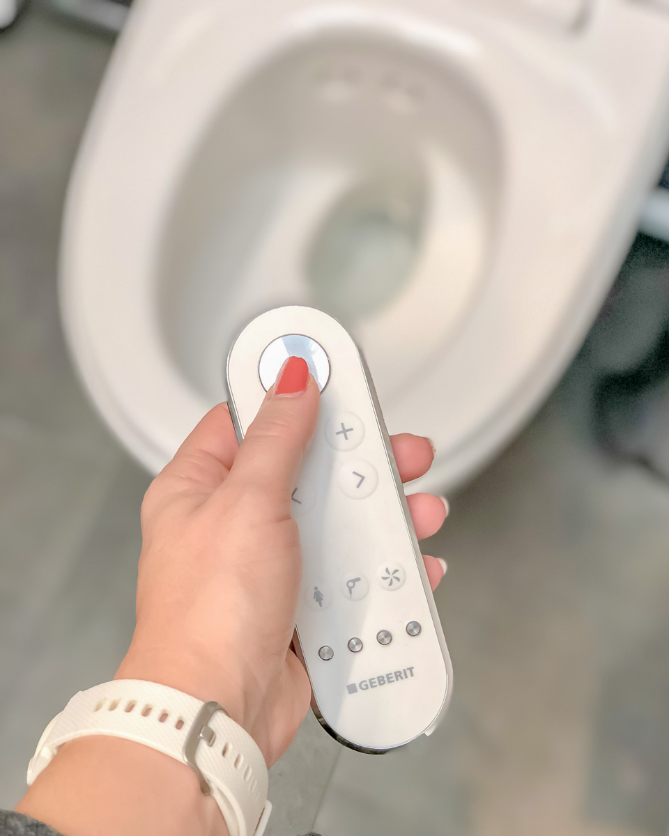 AquaClean Dusch WC mit Fernbedienung