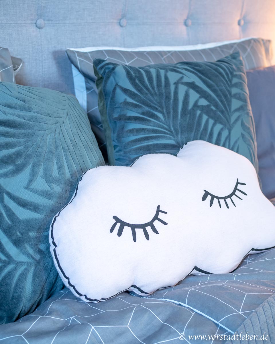 Schlafzimmer Bett