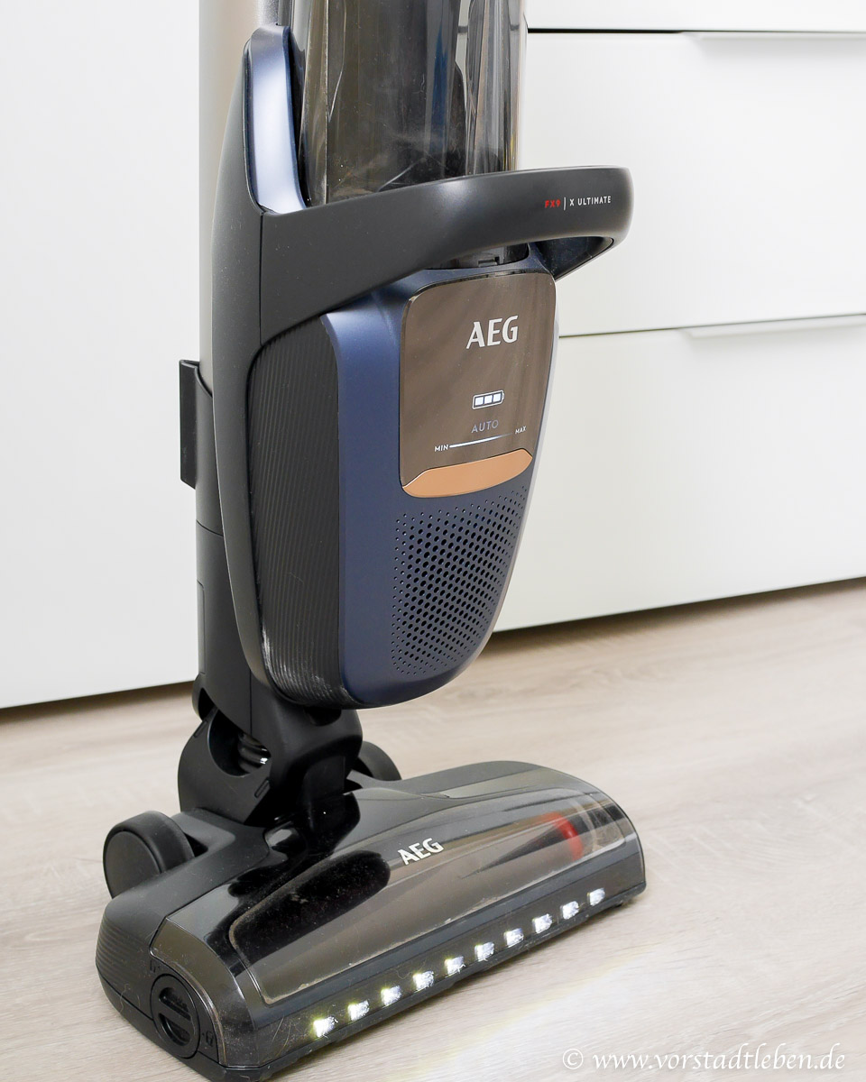 AEG Akku Staubsauger FX9-1-IBM mit Licht