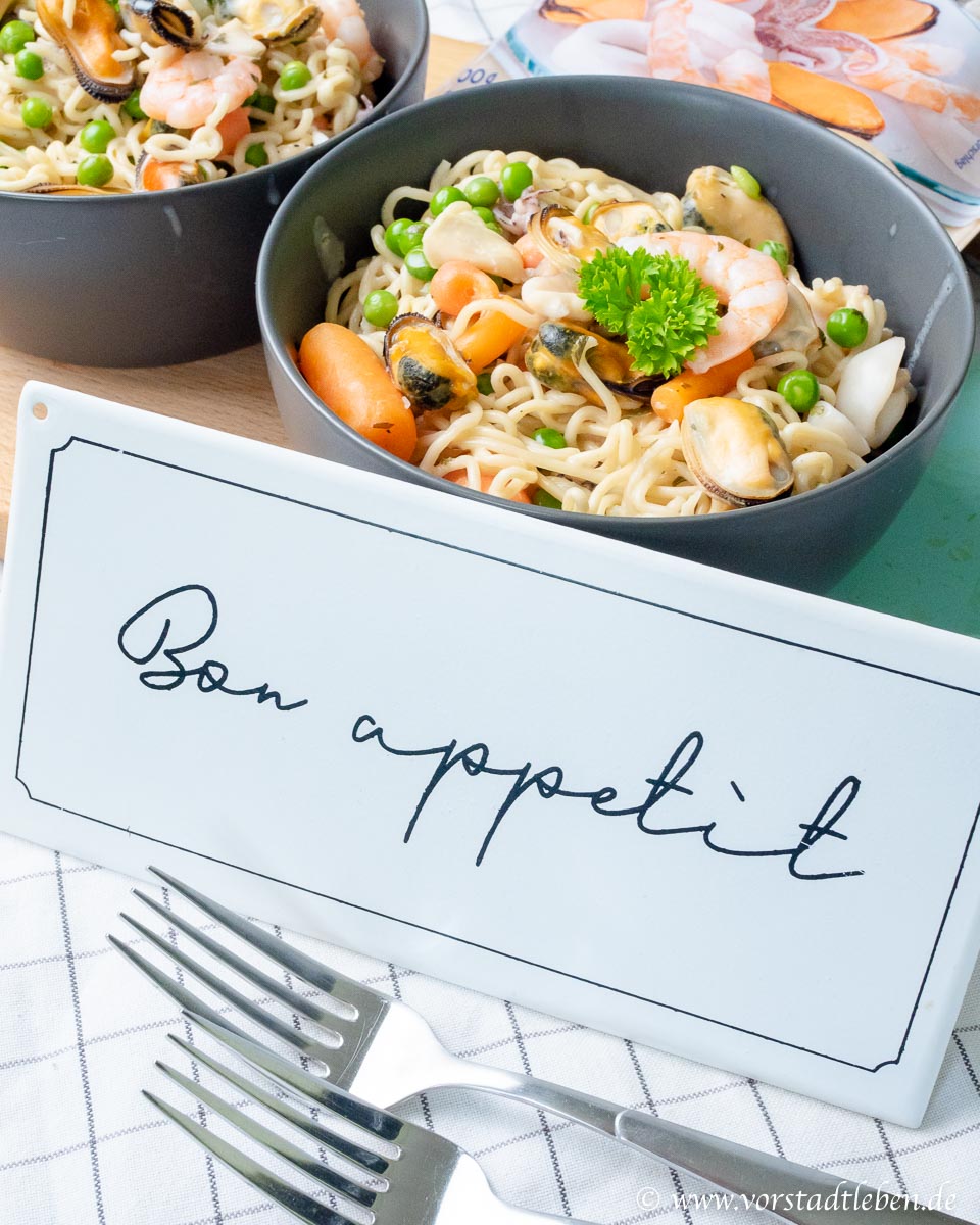 schnelle nudelpfanne mit mie nudeln und frutti di mare