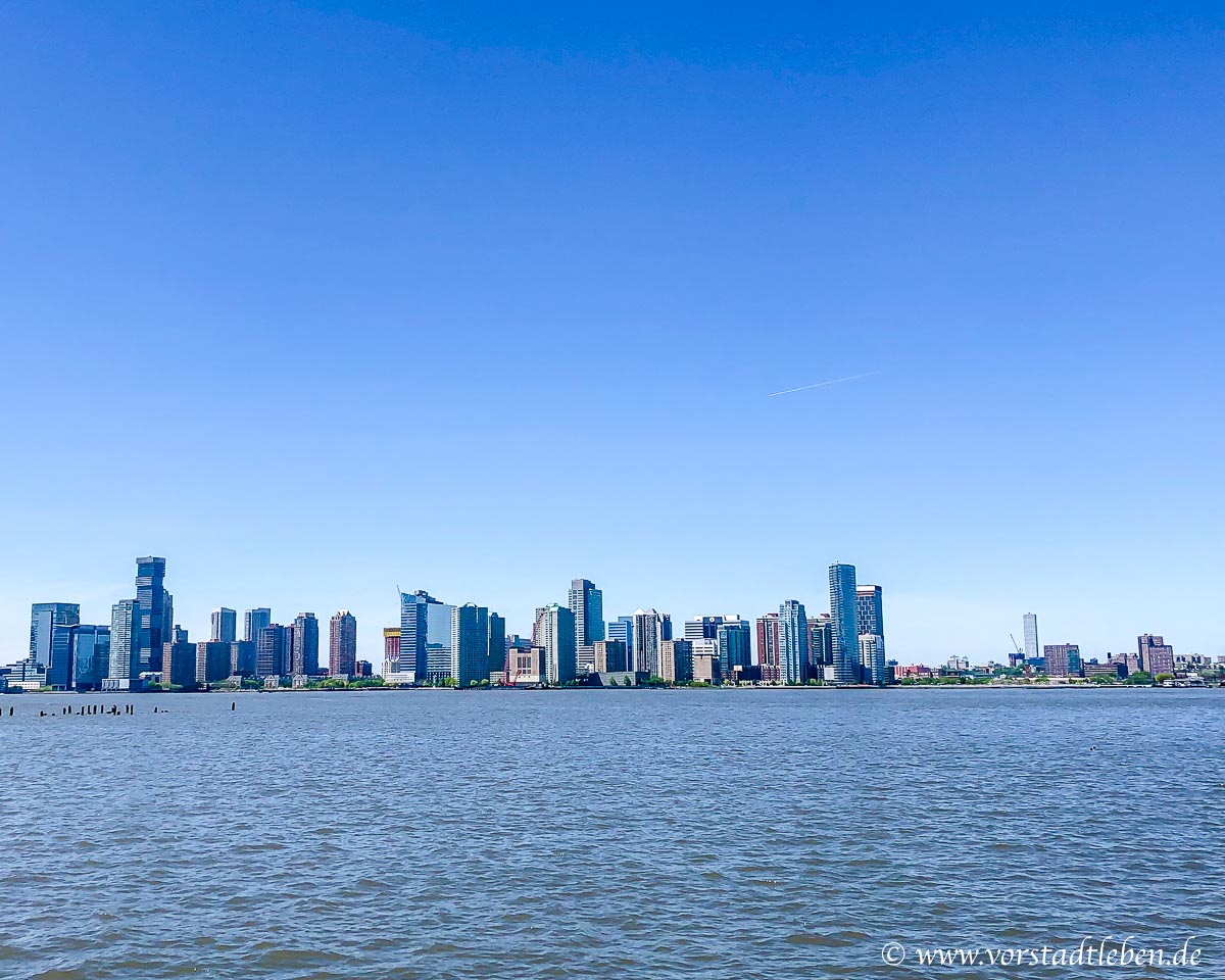 New York Hudson River Skyline
